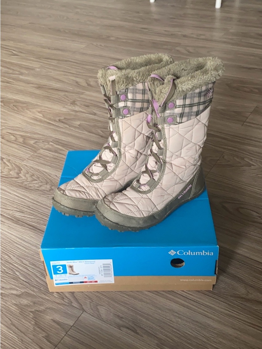 Columbia Kids Quilted Winter Boots in Beige, Olive